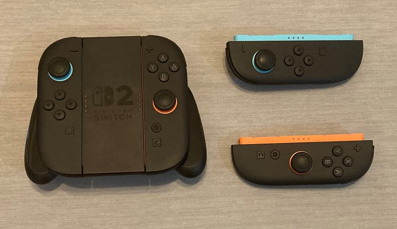 グリップ装着ジョイコンとジョイコン単体