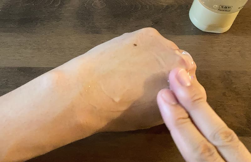 ビオレ洗顔ジェル塗り伸ばし後