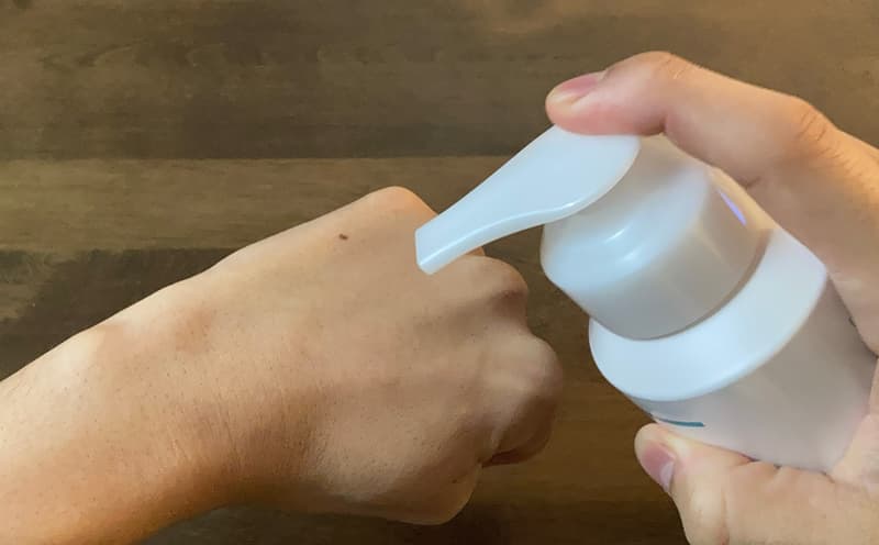 キュレルジェル洗顔だすところ