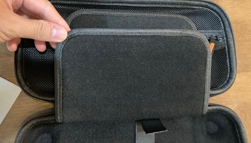 ケース内部のソフトパッド